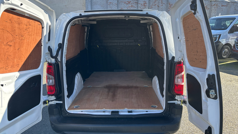 Peugeot Partner Long Diesel 850 1.5 BlueHDi 100 Professional Crew Van